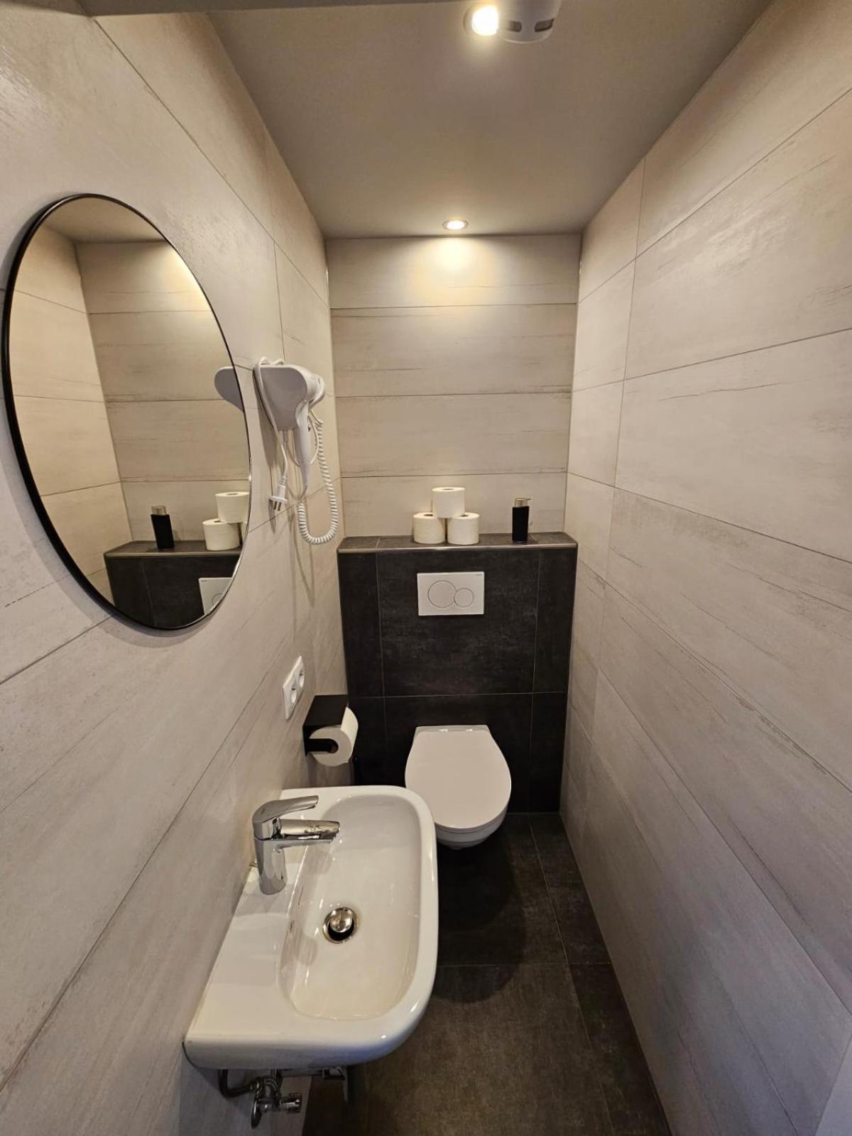 Uebernachtung An Der A2 Apartment Braunschweig Ngoại thất bức ảnh